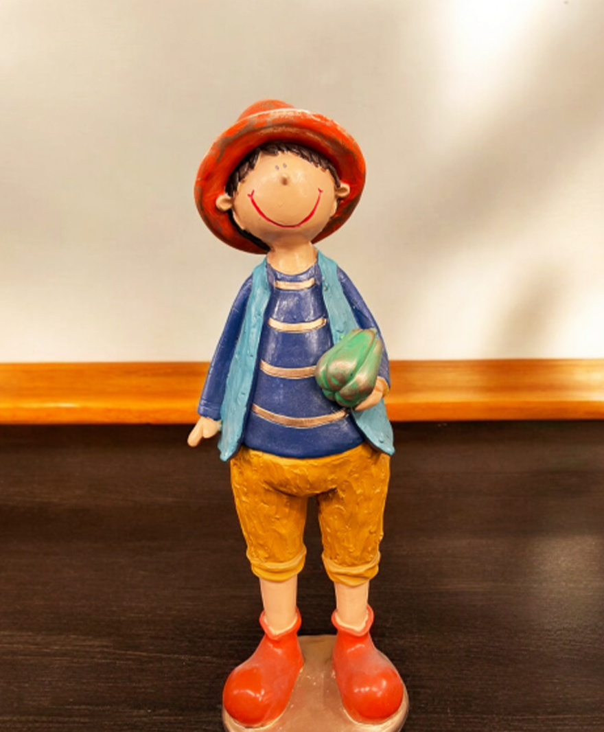 Turuncu şapkalı adam biblosu resmi